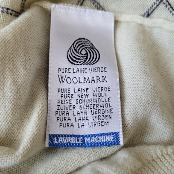 Lacoste Argyle Vest - Picture 6 of 7